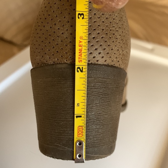 White Mountain Ankle Boots Size 7.5M worn once Camel - Picture 7 of 7